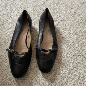 Salvatore Ferragamo Black Flats 8.5 B